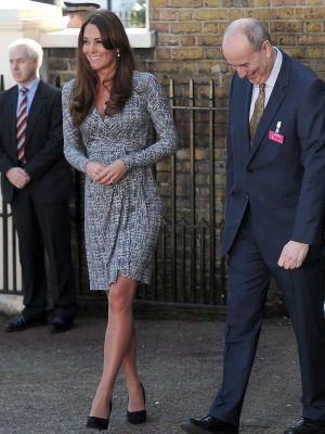 Pics of Kate Middleton - kate-middleton-pregnancy-dresses-feb-19.jpg
